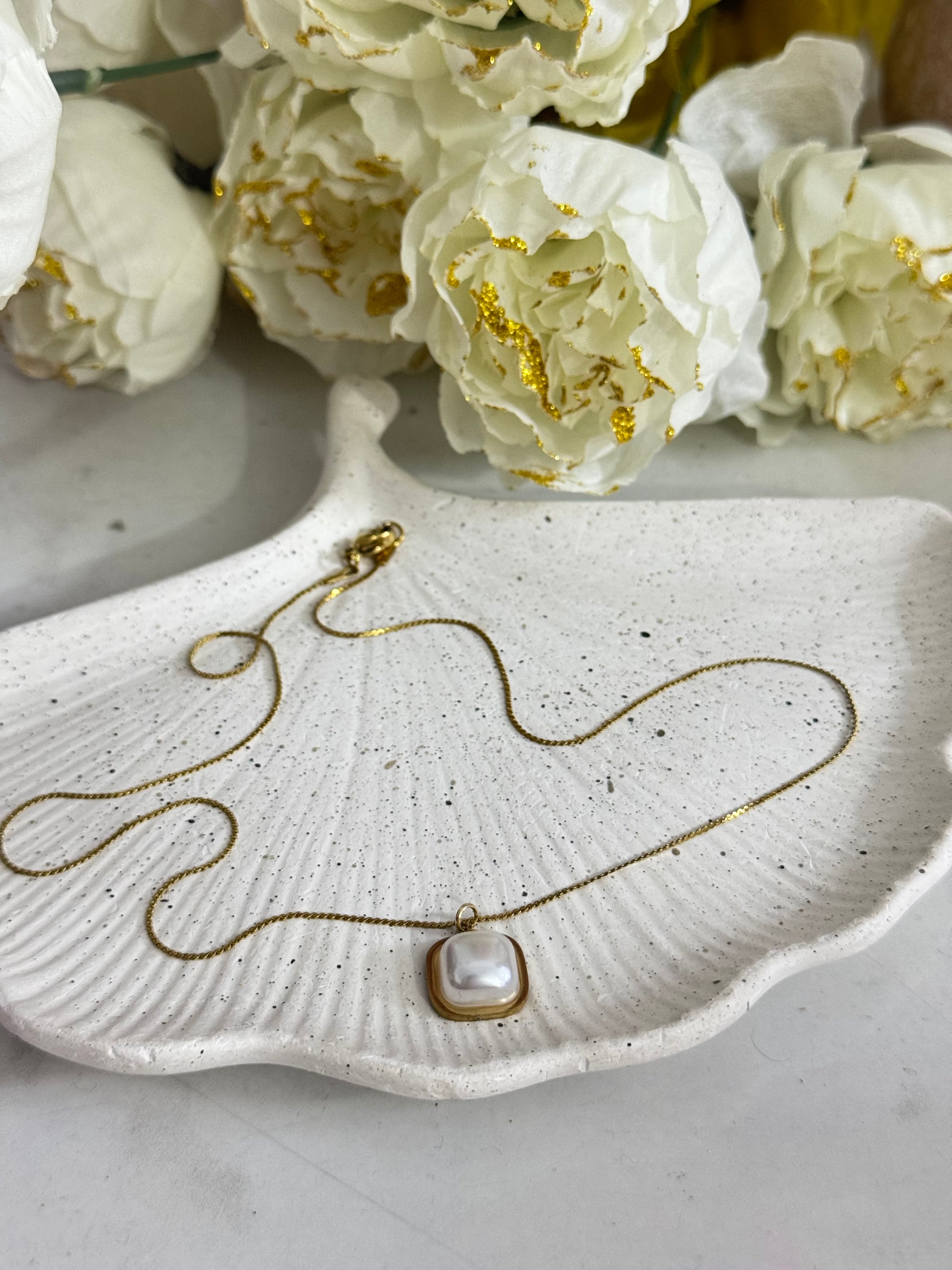 Luminous Square Pearl Pendant