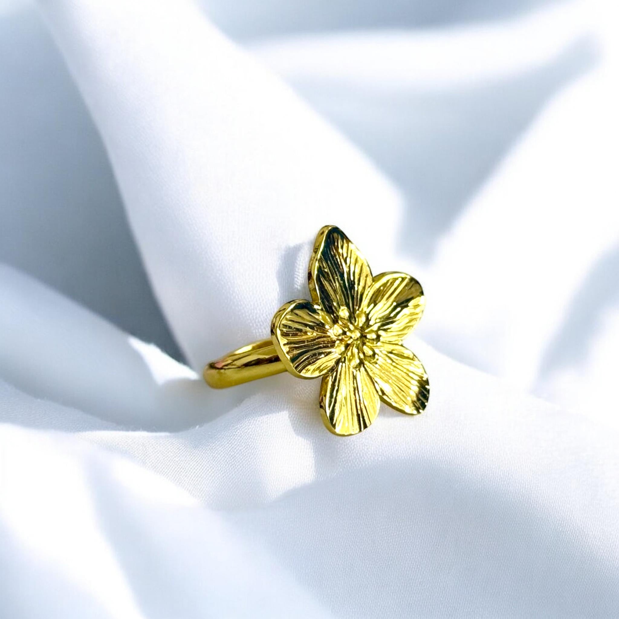 Shiny Gold Flower Ring