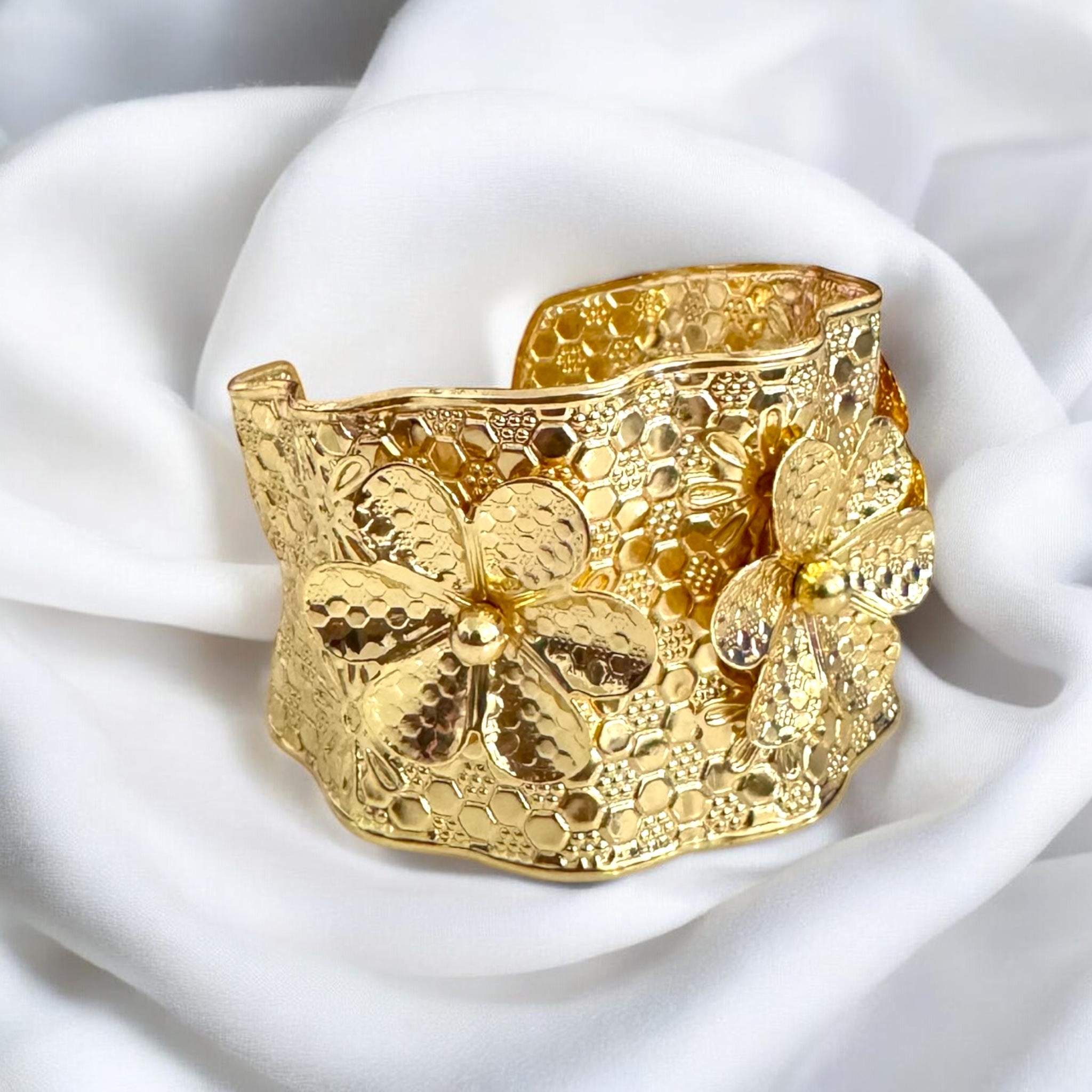 3D Flowers Gold Shine Bangle