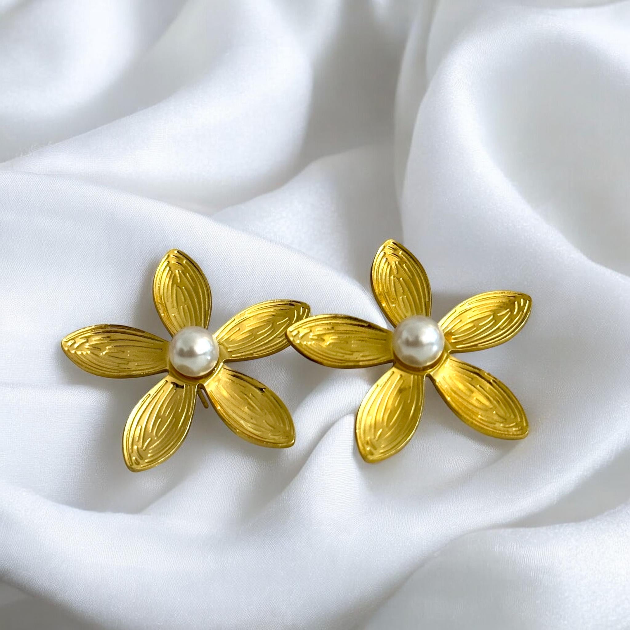 Cleopetra’s Flower Earrings