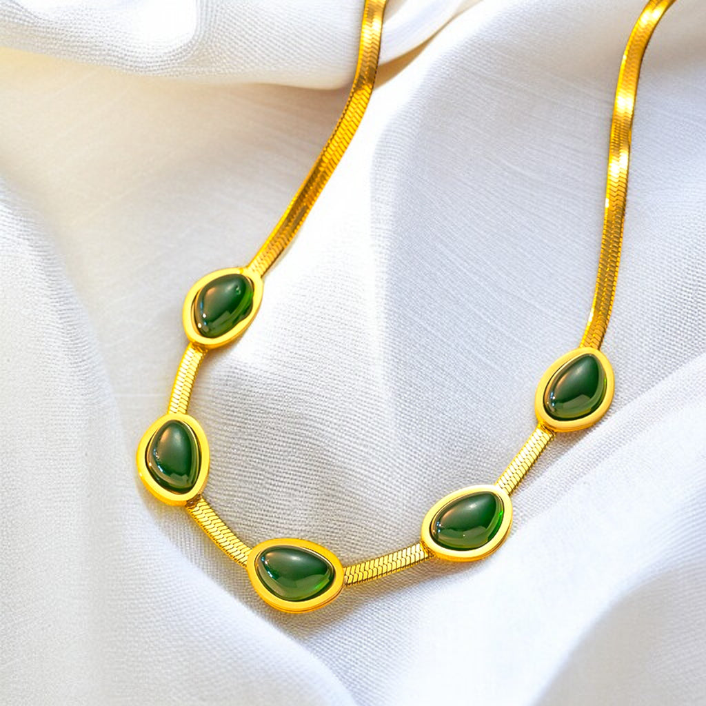 Emerald Drop Collar