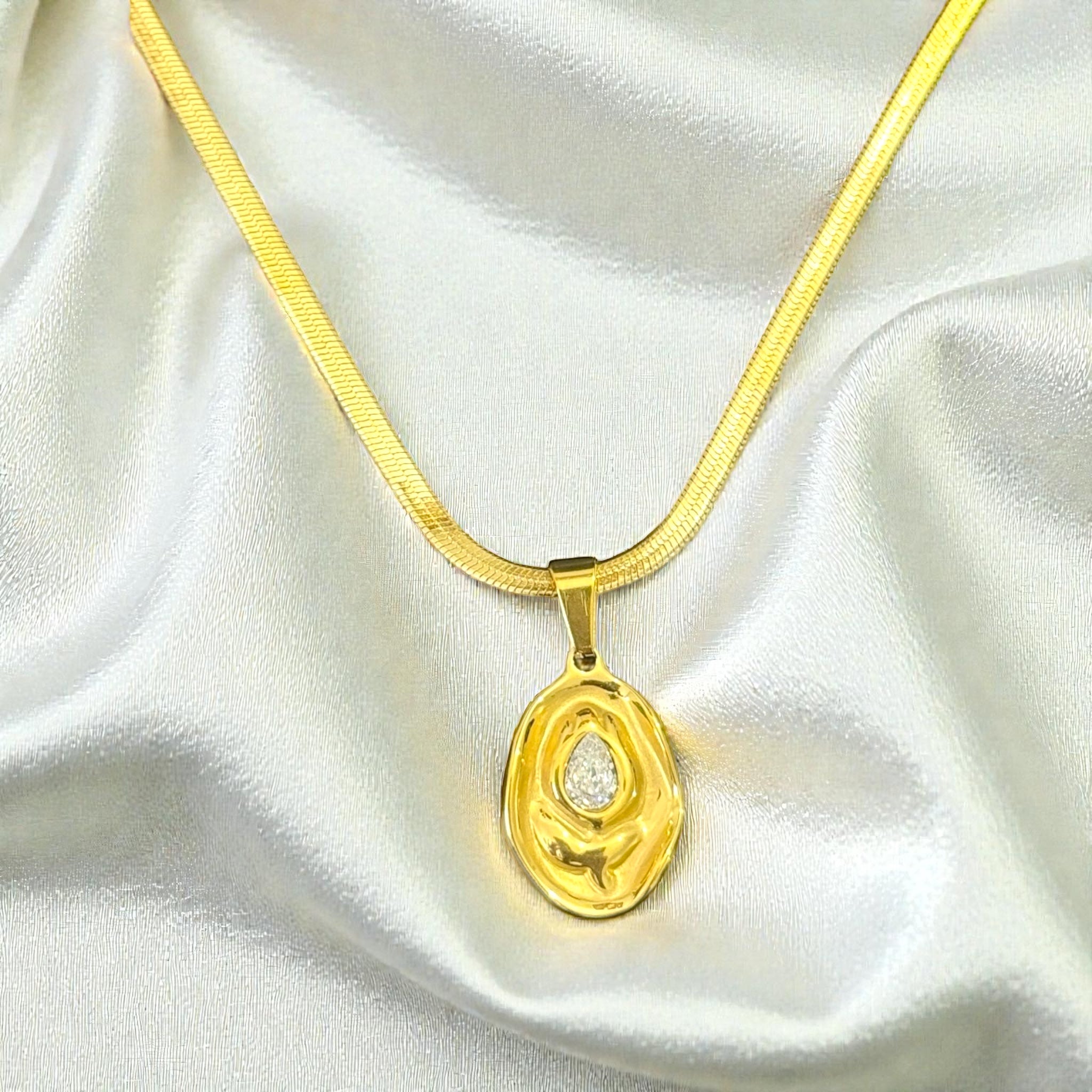 Aura Oval Necklace