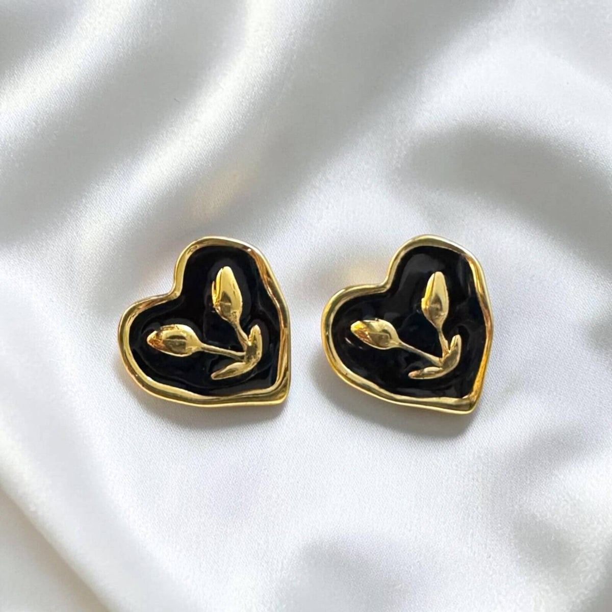 Noir Blossom Love Earrings