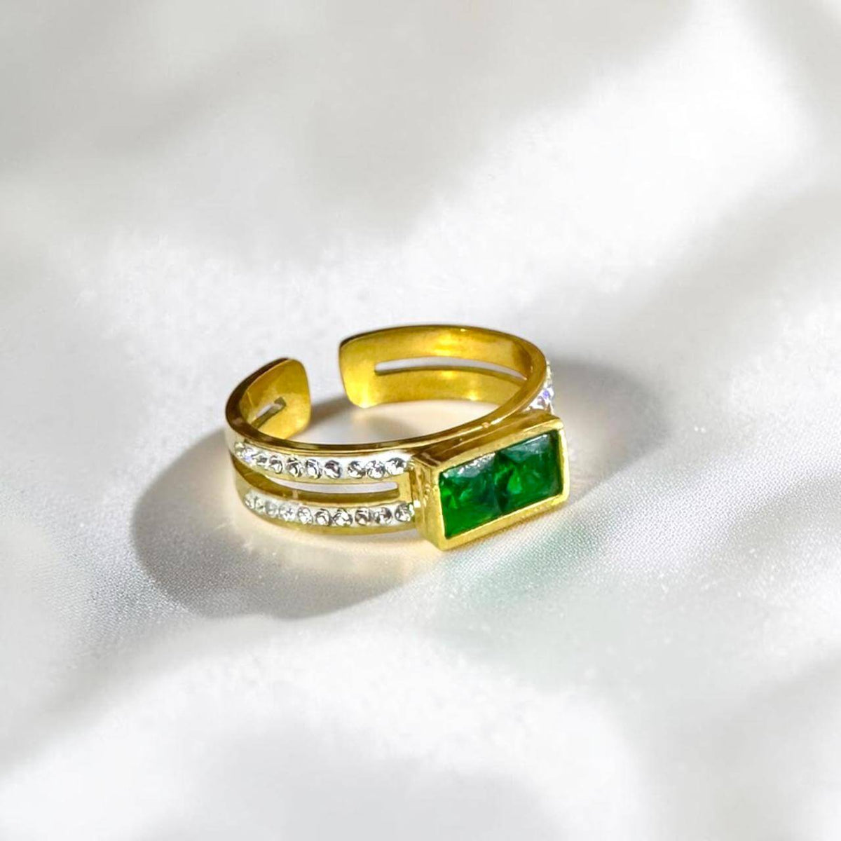 Emerald Cleopetra Ring