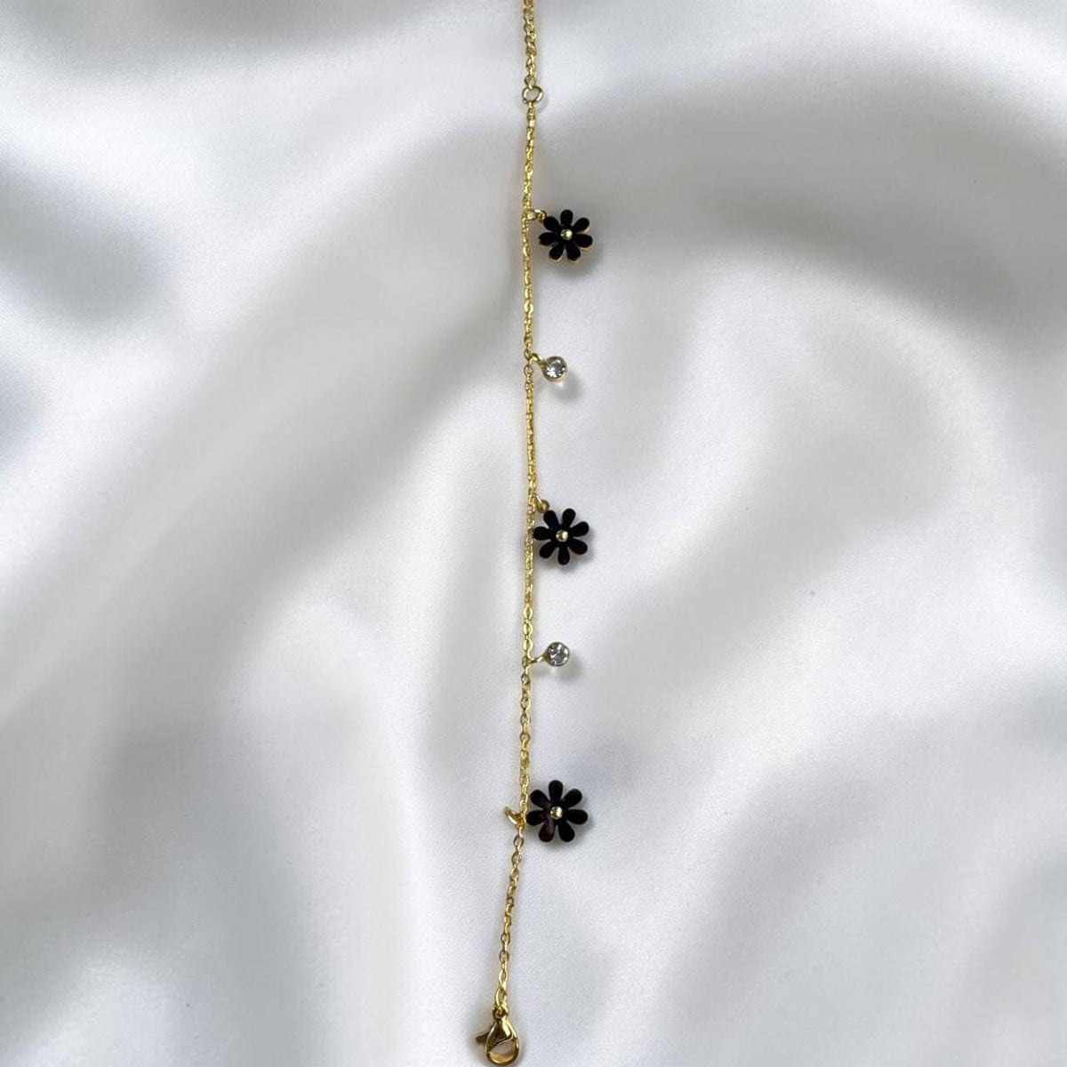 Dainty Noir Daisy Bracelet