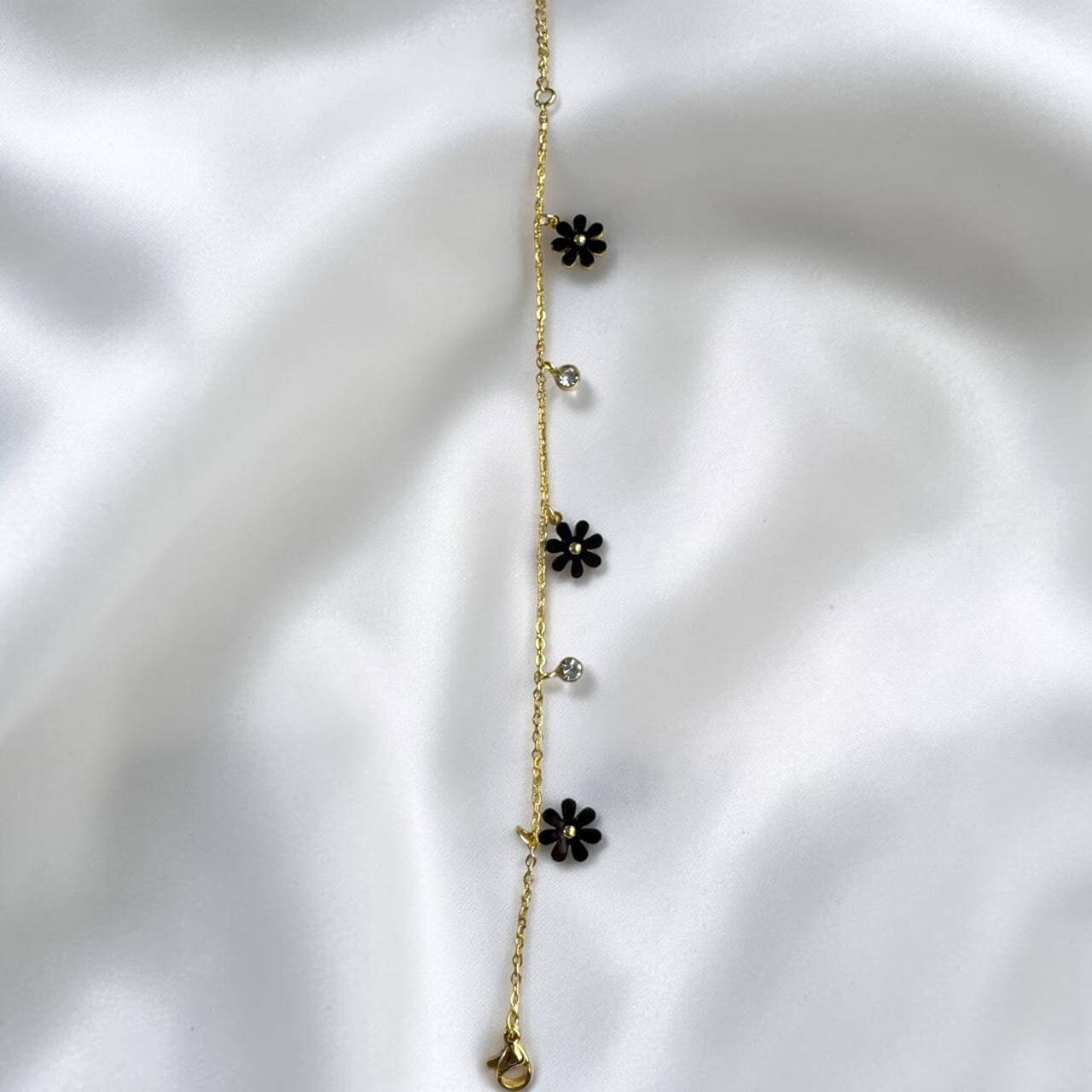 Dainty Noir Daisy Bracelet