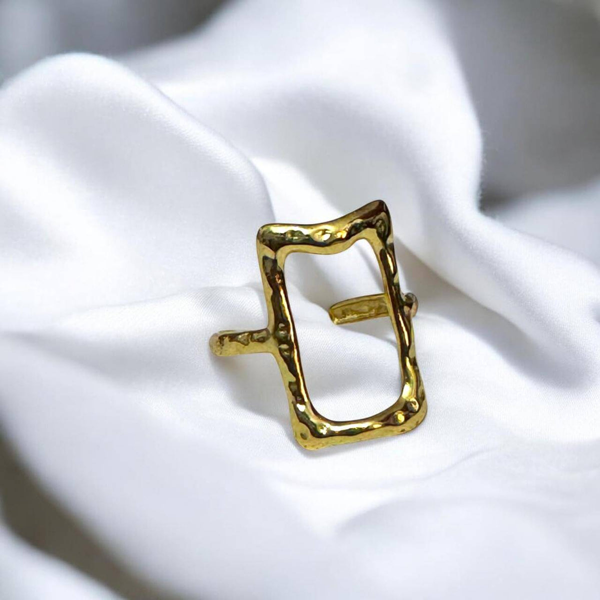 Structure Open-Frame Ring