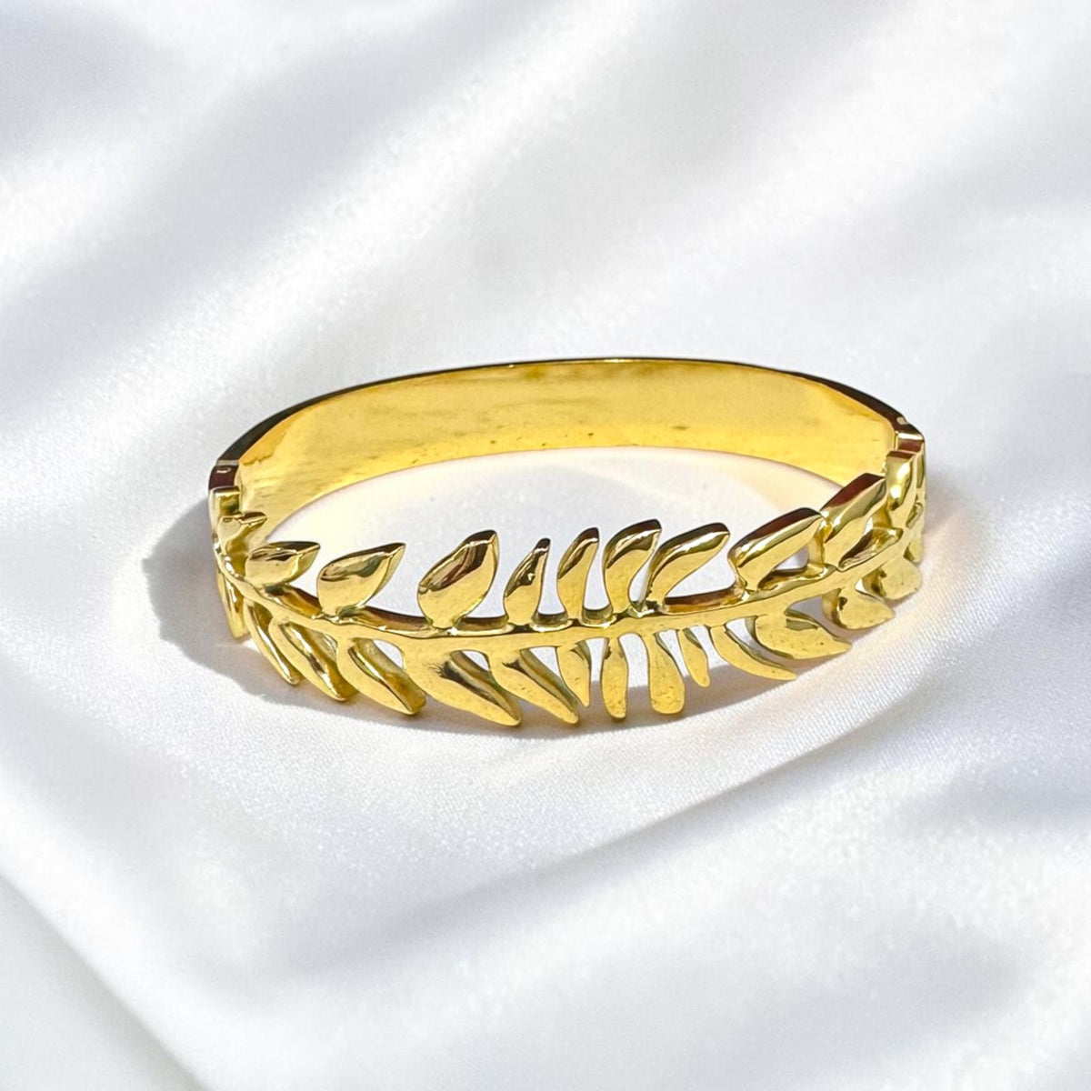 Leaflets Chain Solid Bangle