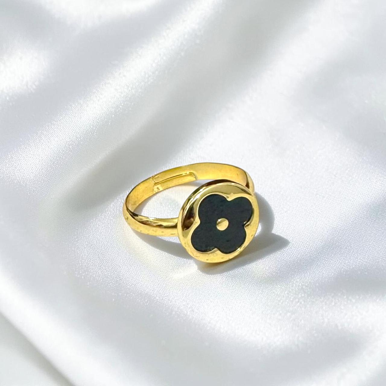 Black Four Petal Gold Ring