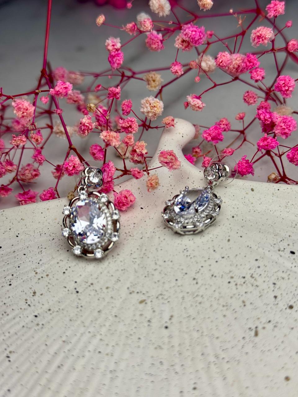 Majestic Oval Halo Drops