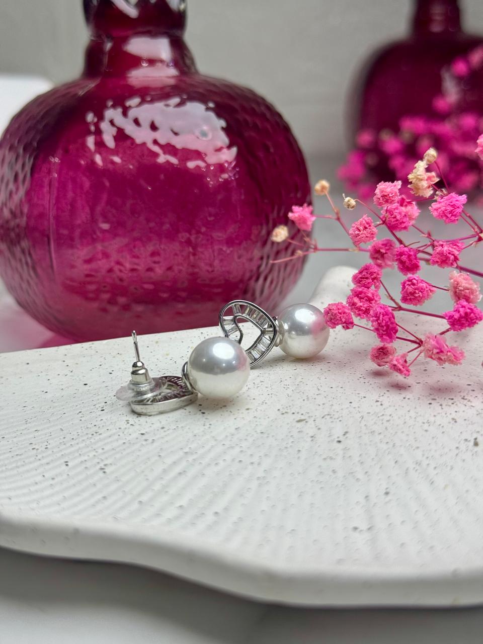 Amora Pearl Halo Studs