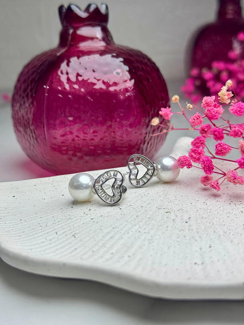 Amora Pearl Halo Studs