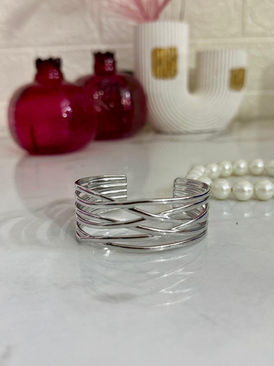 Zigzag Silver Shine Bangle