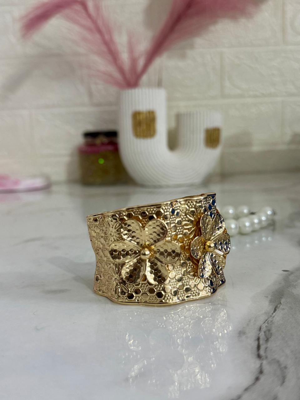 3D Flowers Gold Shine Bangle