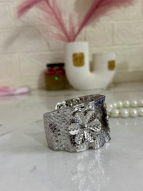 3D Flowers Silver Shine Bangle
